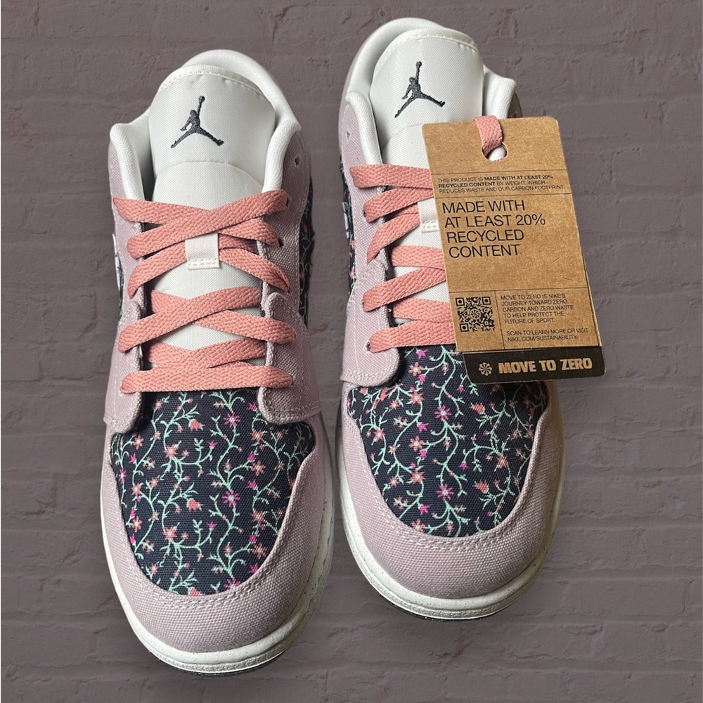 Nike Air Jordan 1 Low SE Floral Kid's Size 7Y Sneakers FJ3445-001 - Picture 3 of 7